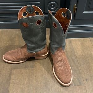 Tecovas - The Prescott (Sand Shark) size= 10.5 wide. Great condition.